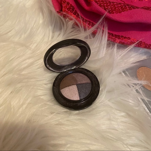 Makeup Bundle - Picture 2 of 6